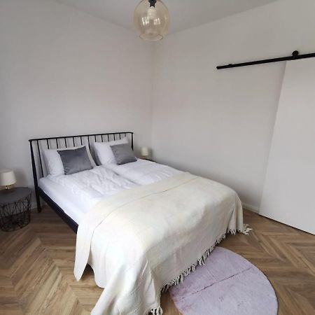Apartament Black&White Jelenia Gora Dış mekan fotoğraf
